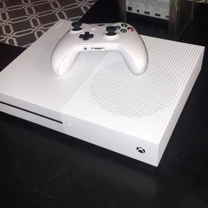 Xbox One s